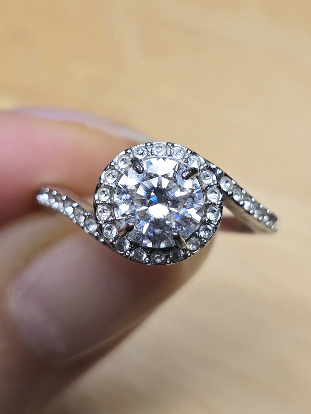Swarovski Silver Tone Halo Ring with White Crystals Size 6